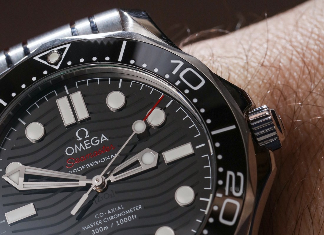 omega seamaster second crown